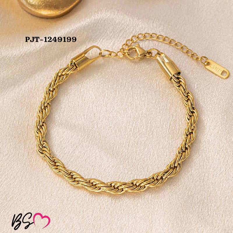 Golden Rope Bracelet / Anklet ā Stylish Unisex Rope Chain