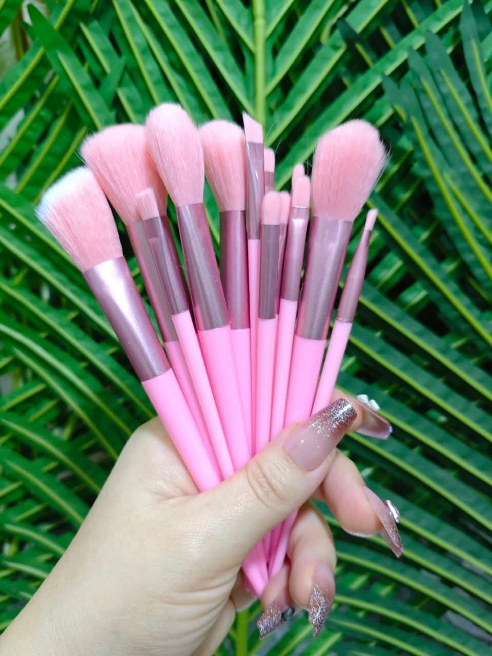 13-Piece Soft Fluffy Makeup Brush Set – Foundation, Blush & Powder Brushes